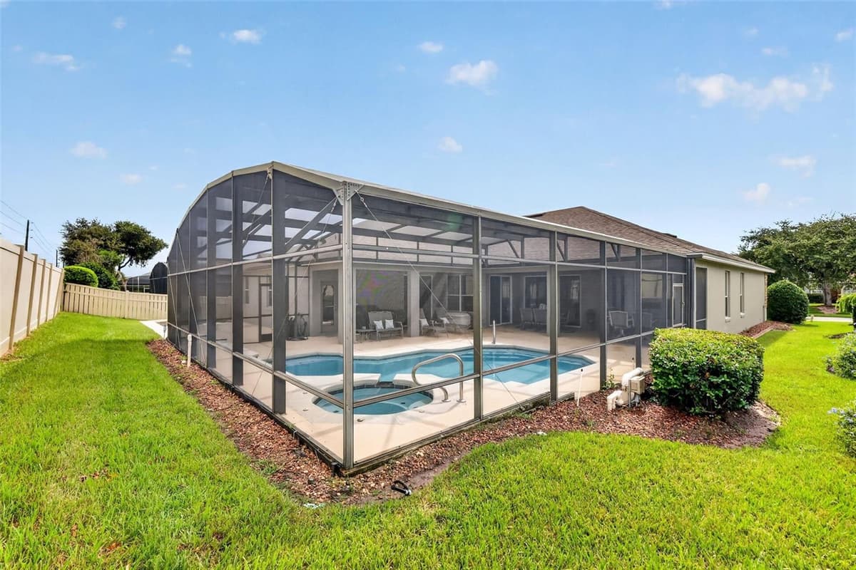 9085 LAUREL RIDGE DRIVE — photo 38 of 55
