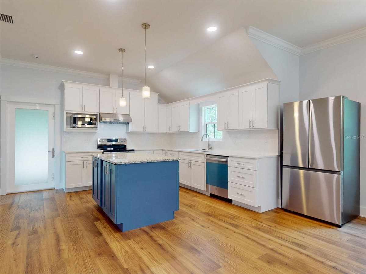 181 BLANCO STREET — photo 12 of 50