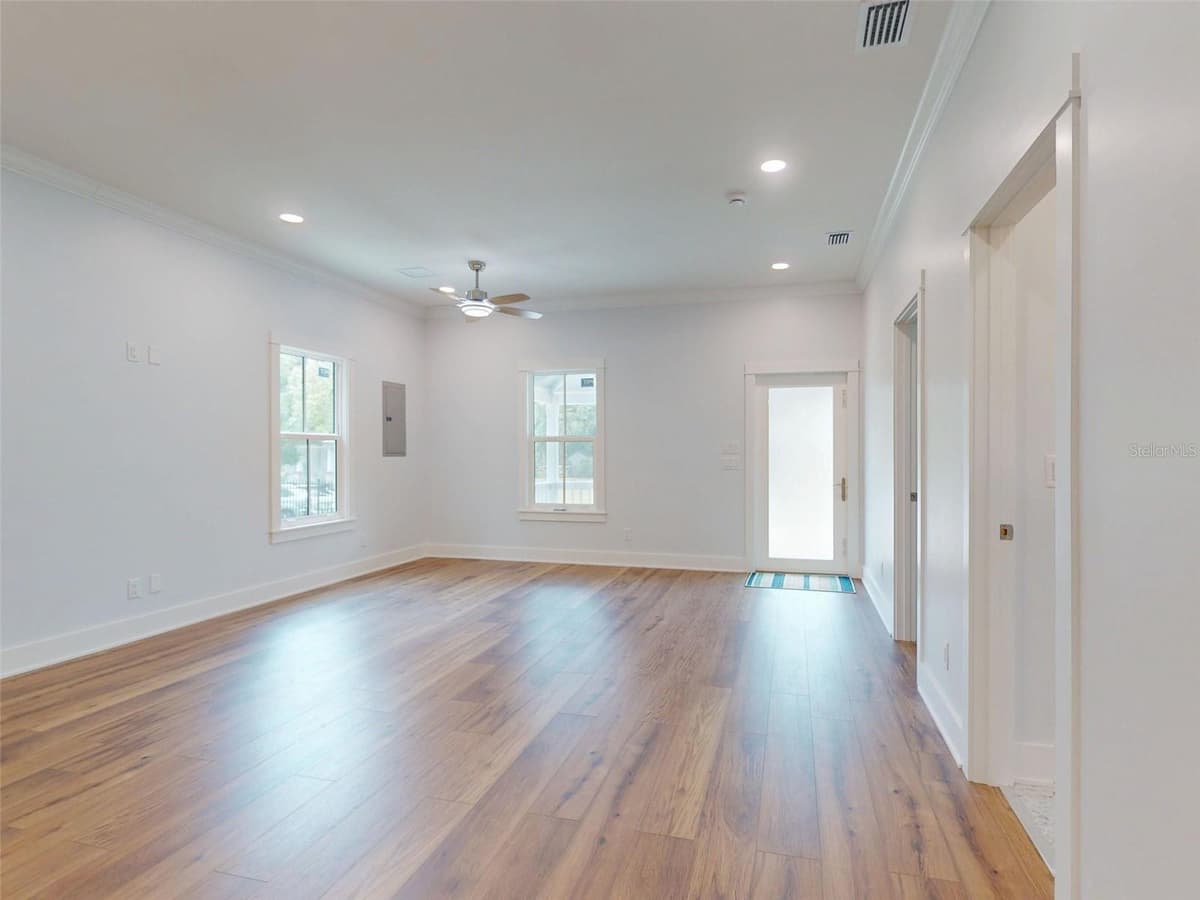 181 BLANCO STREET — photo 6 of 50