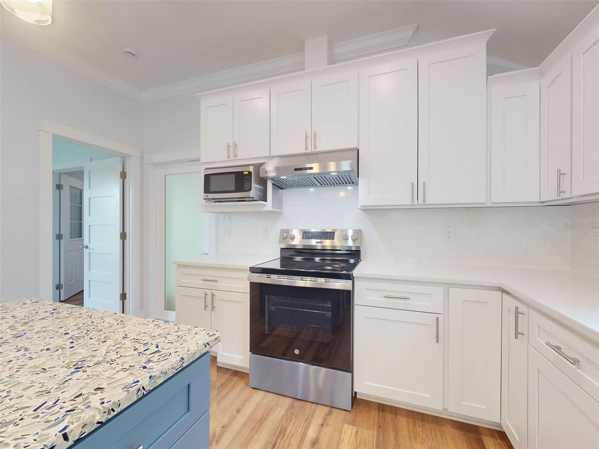 181 BLANCO STREET — photo 16 of 50