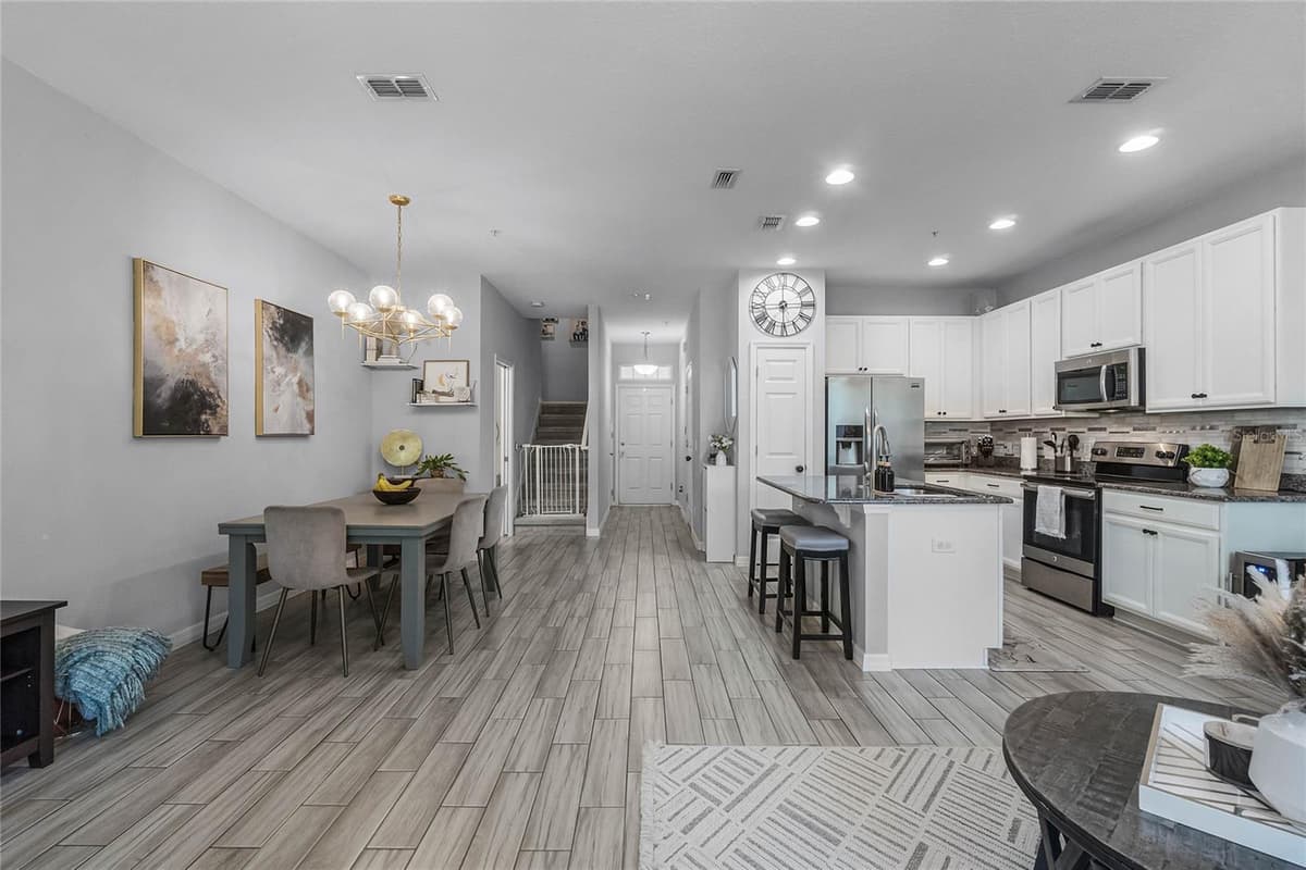 610 FORTANINI CIRCLE — photo 8 of 22