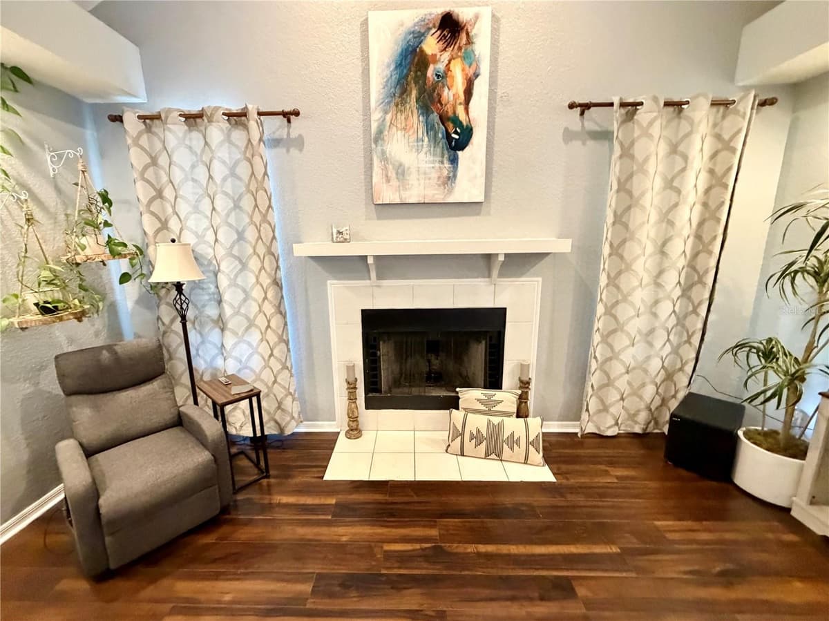 405 VALLEY COURT — photo 43 of 88