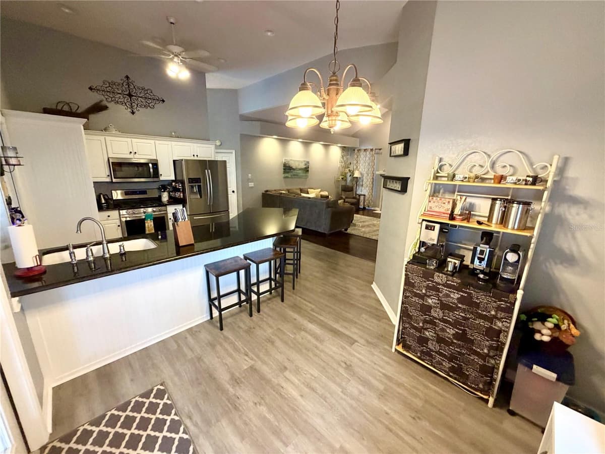 405 VALLEY COURT — photo 52 of 88