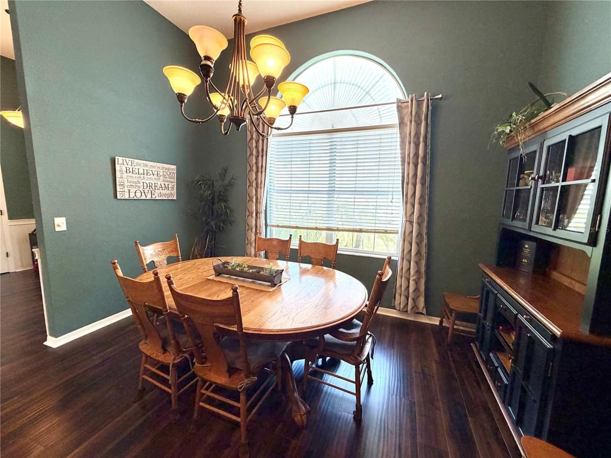 405 VALLEY COURT — photo 29 of 88
