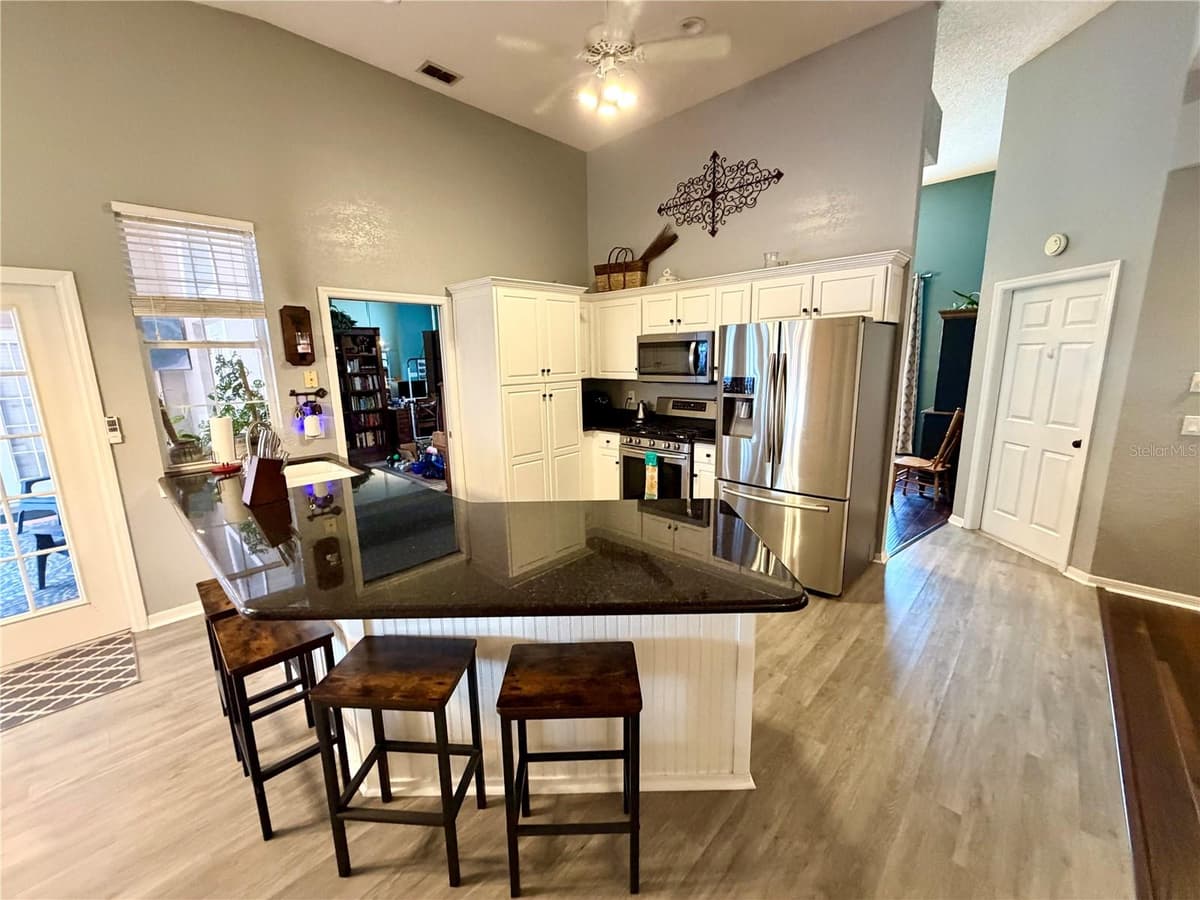 405 VALLEY COURT — photo 46 of 88