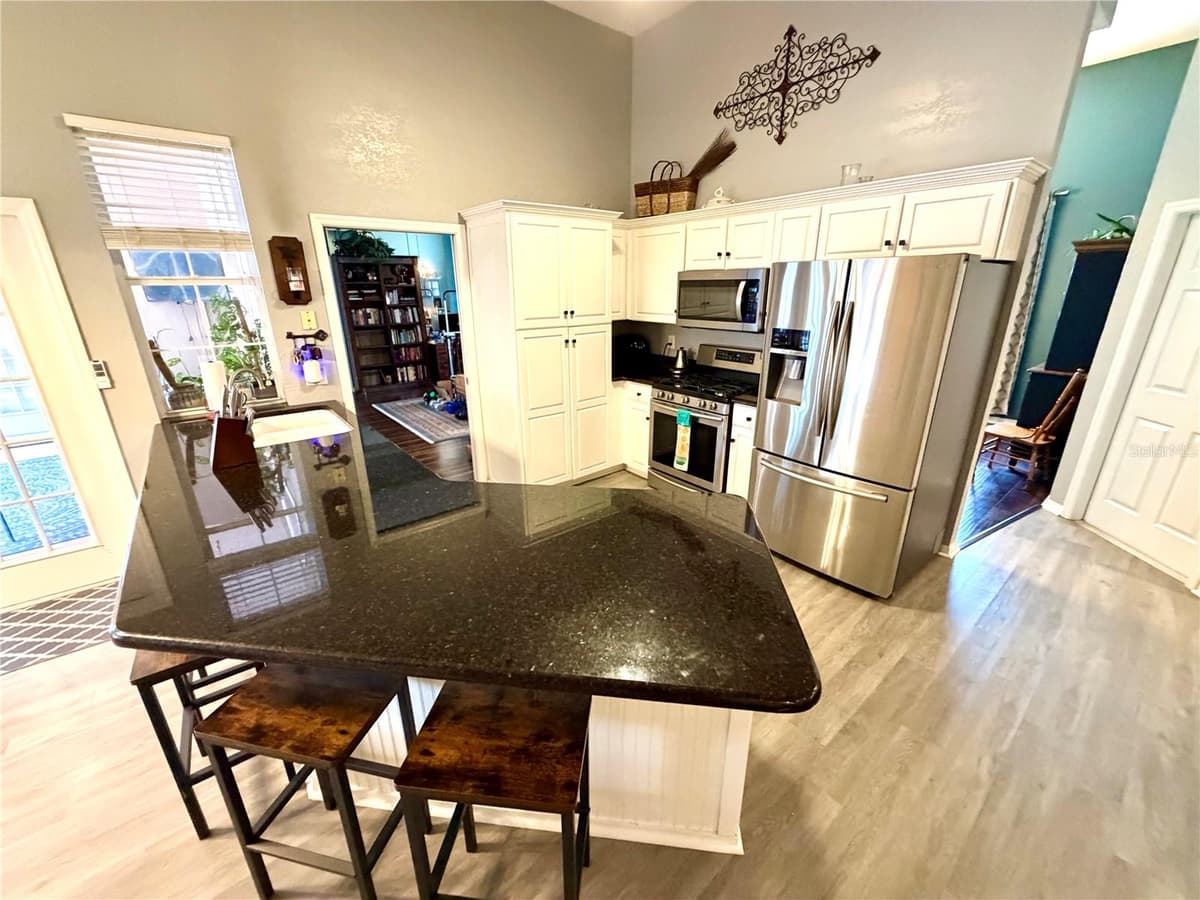 405 VALLEY COURT — photo 47 of 88
