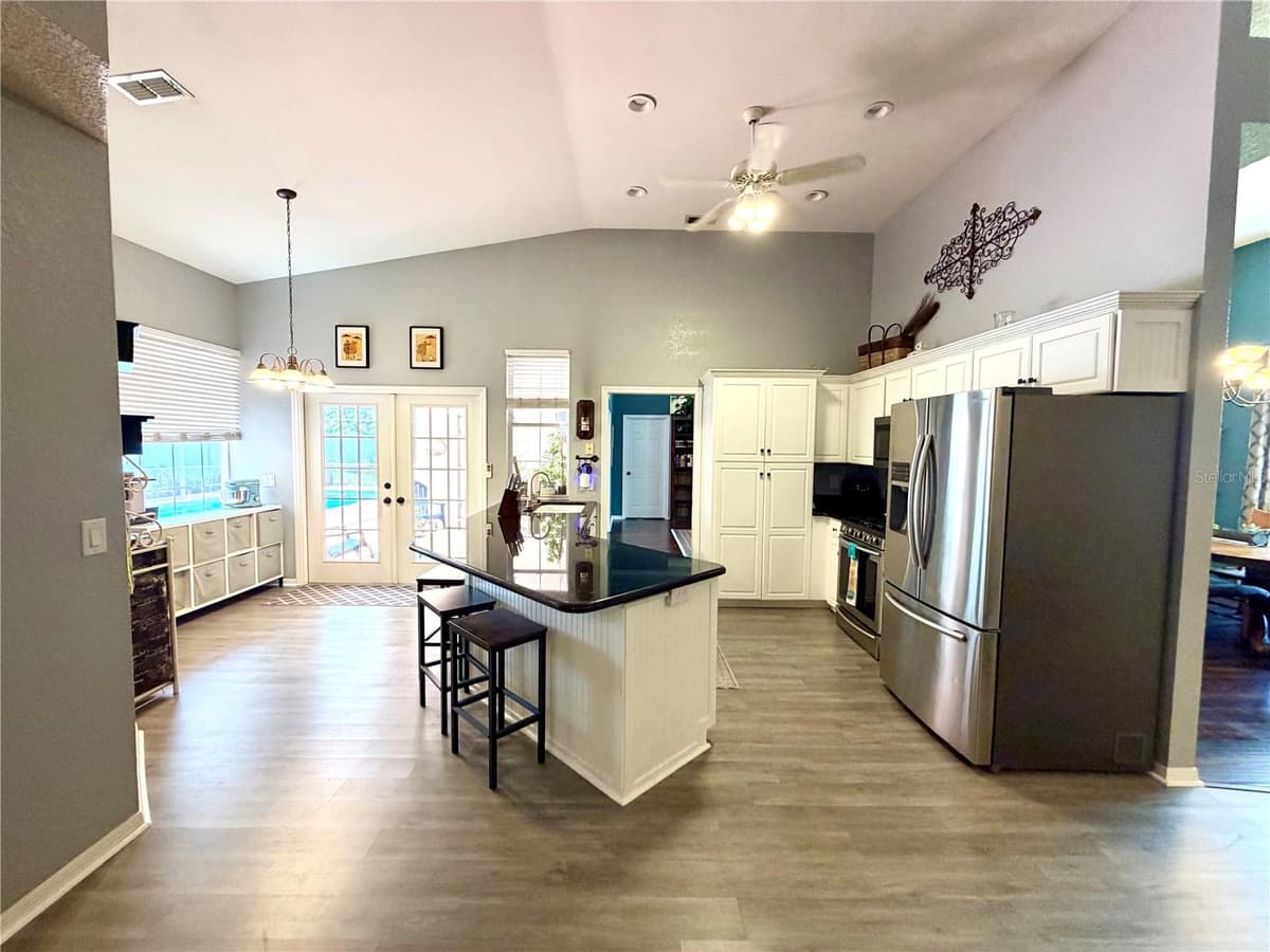 405 VALLEY COURT — photo 58 of 88