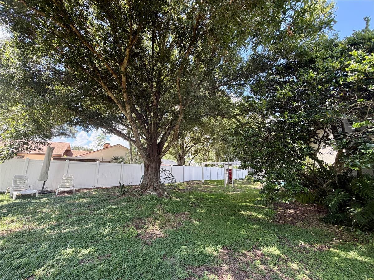 405 VALLEY COURT — photo 17 of 88