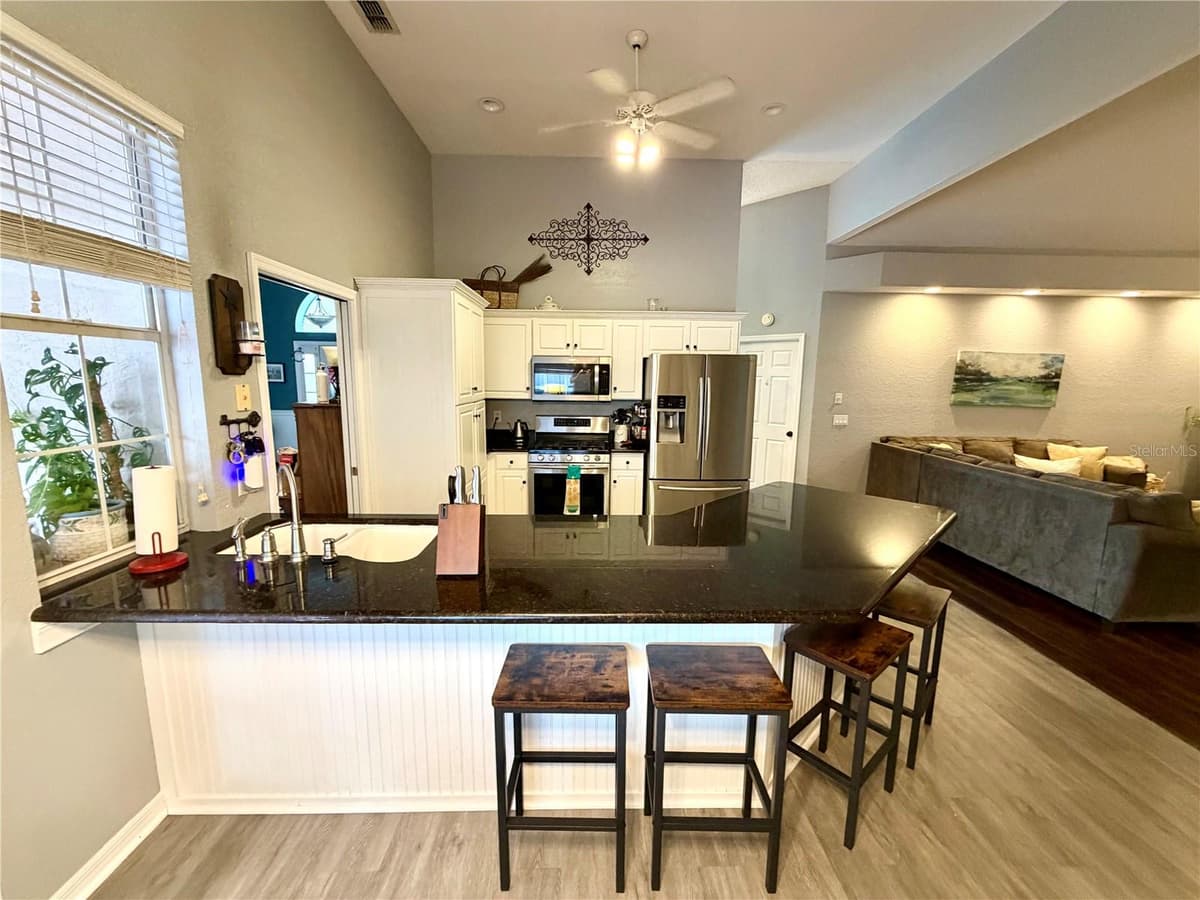 405 VALLEY COURT — photo 48 of 88