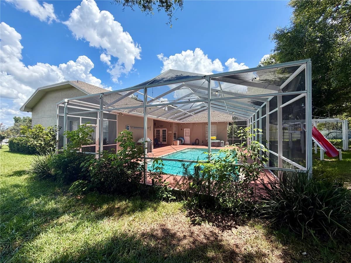405 VALLEY COURT — photo 10 of 88