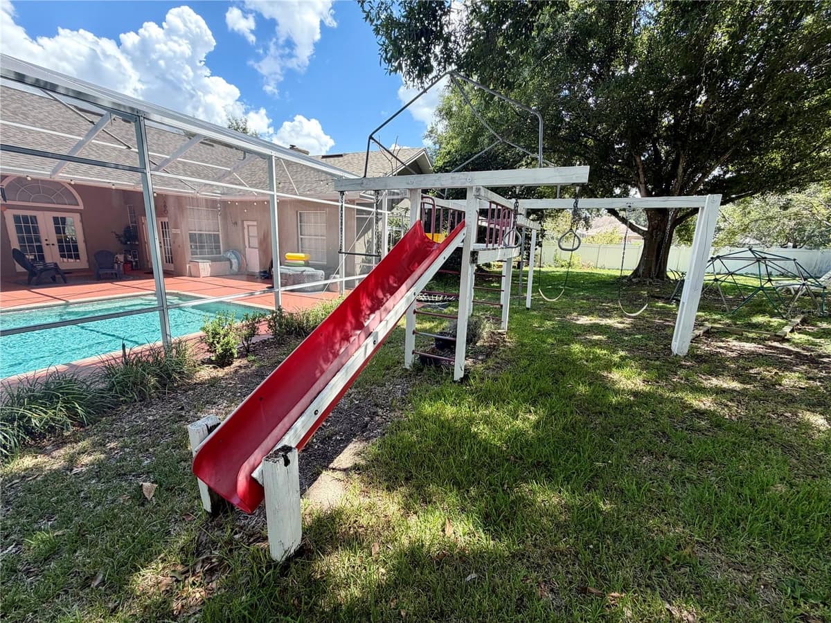 405 VALLEY COURT — photo 11 of 88