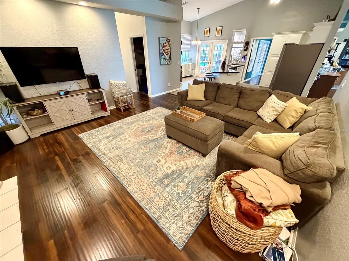 405 VALLEY COURT — photo 45 of 88