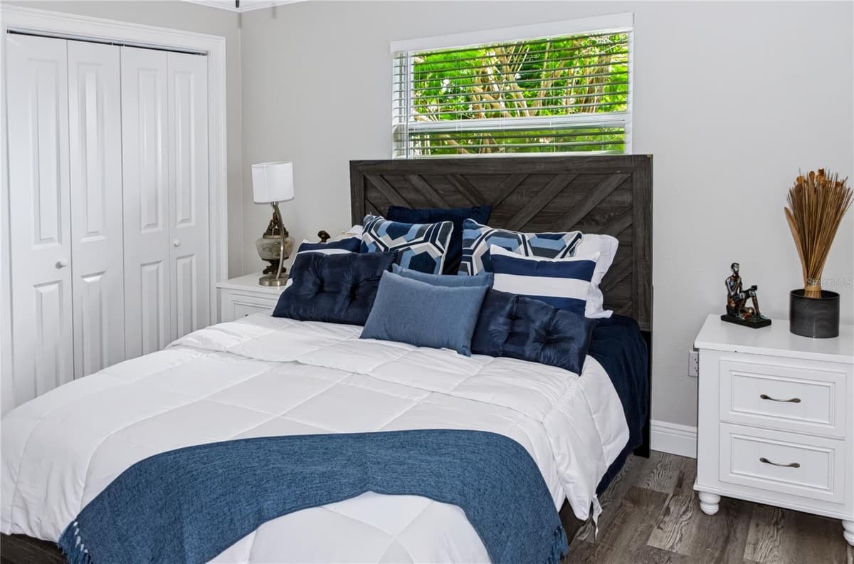 2596 COLUMBUS WAY — photo 32 of 37