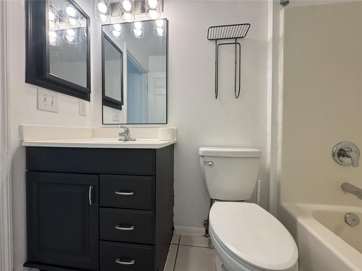 393 WALNUT AVENUE — photo 19 of 24