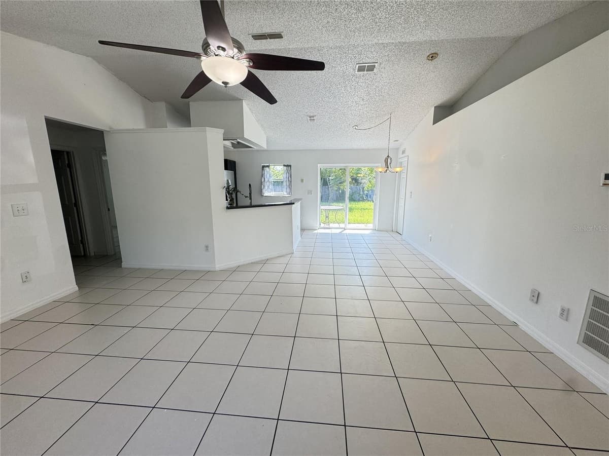393 WALNUT AVENUE — photo 2 of 24