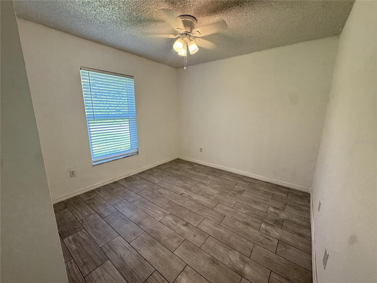 393 WALNUT AVENUE — photo 16 of 24