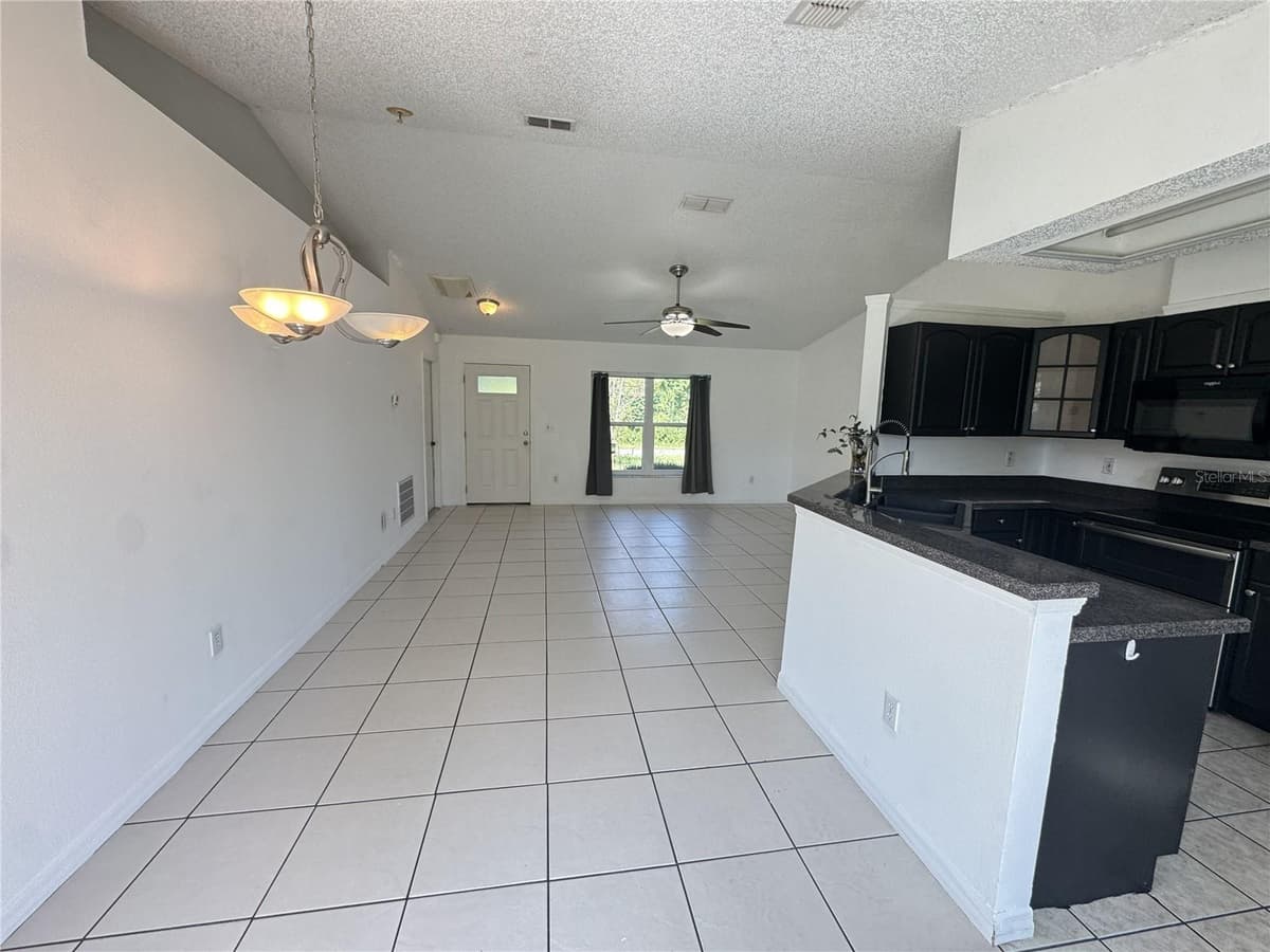 393 WALNUT AVENUE — photo 4 of 24