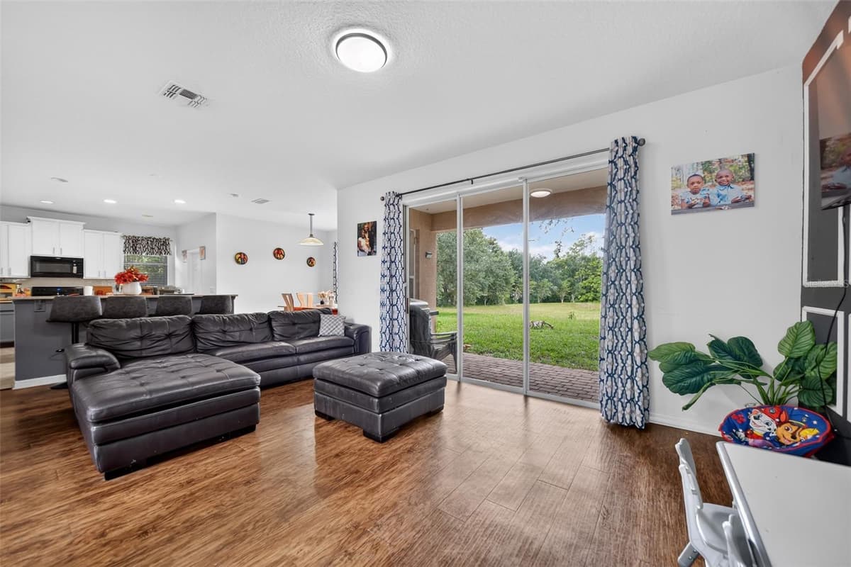 2100 LAUREL BLOSSOM CIRCLE — photo 9 of 29