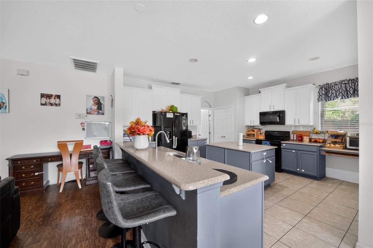 2100 LAUREL BLOSSOM CIRCLE — photo 6 of 29
