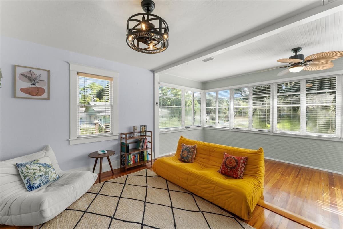 1018 ELM AVENUE — photo 18 of 32