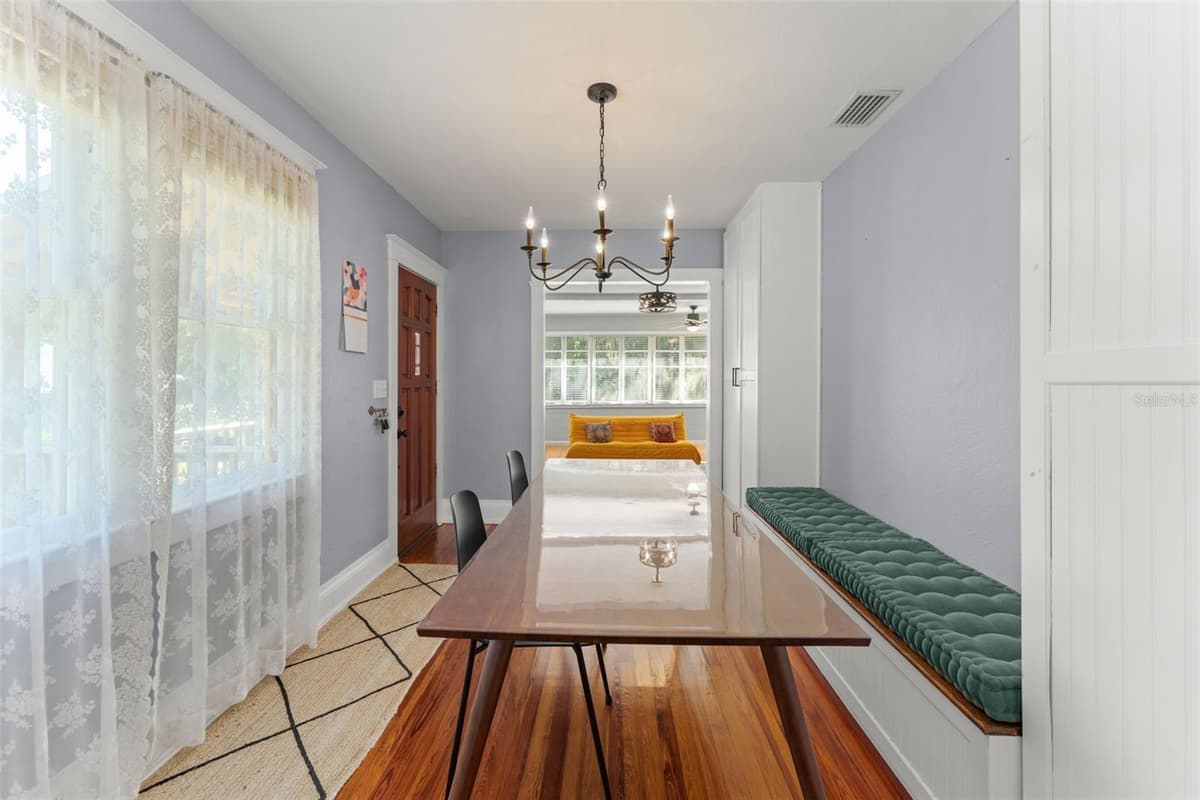 1018 ELM AVENUE — photo 4 of 32