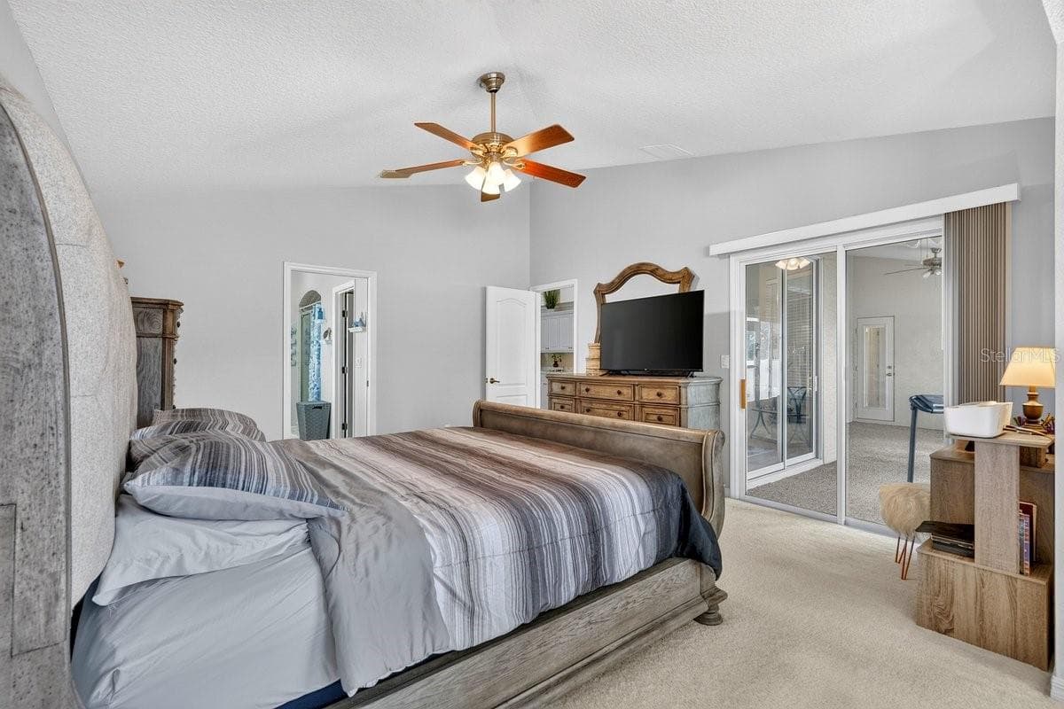 971 LEYBURN DRIVE — photo 18 of 32