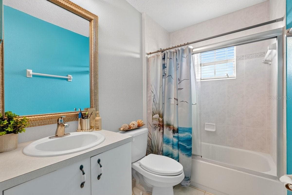 971 LEYBURN DRIVE — photo 11 of 32