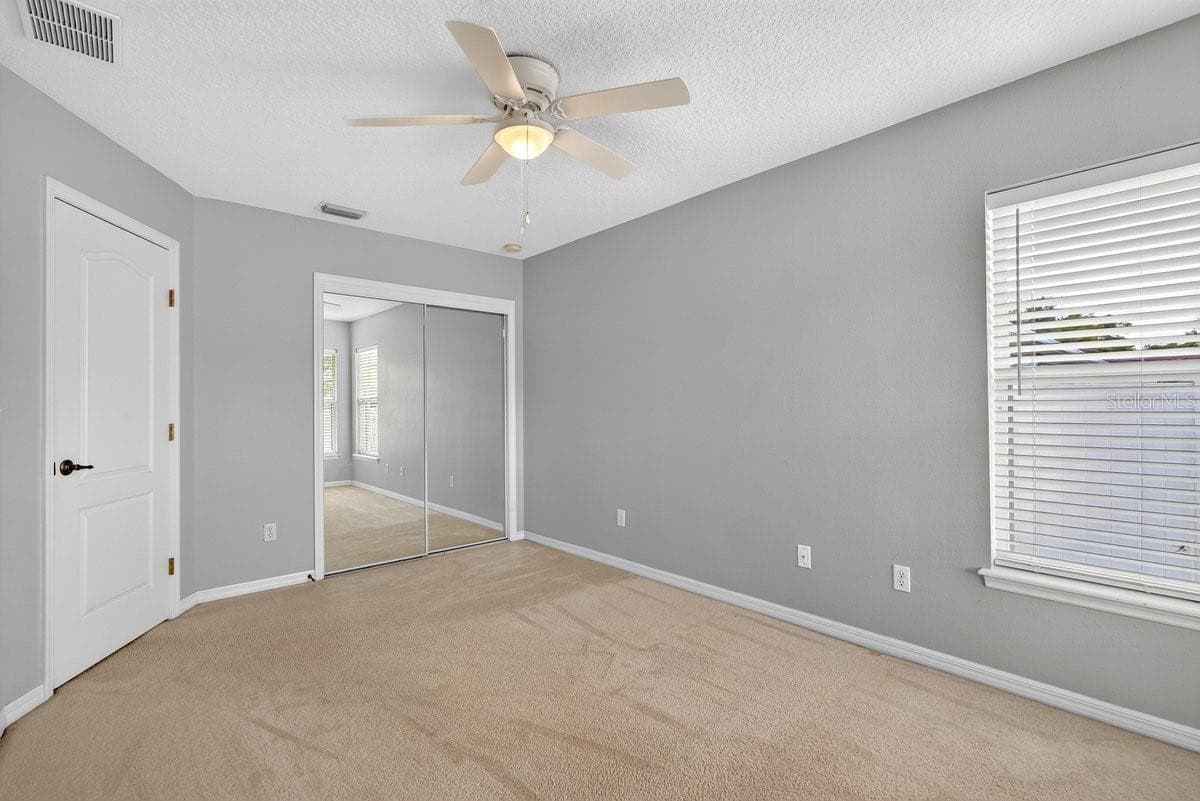 971 LEYBURN DRIVE — photo 9 of 32