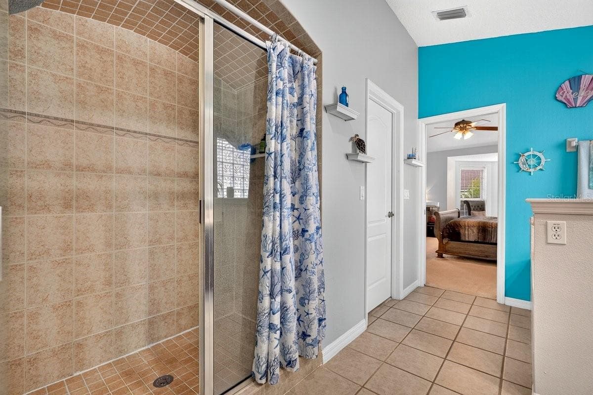 971 LEYBURN DRIVE — photo 14 of 32