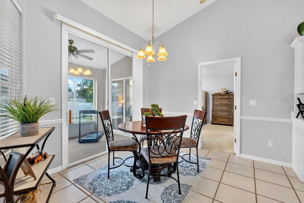 971 LEYBURN DRIVE — photo 4 of 32