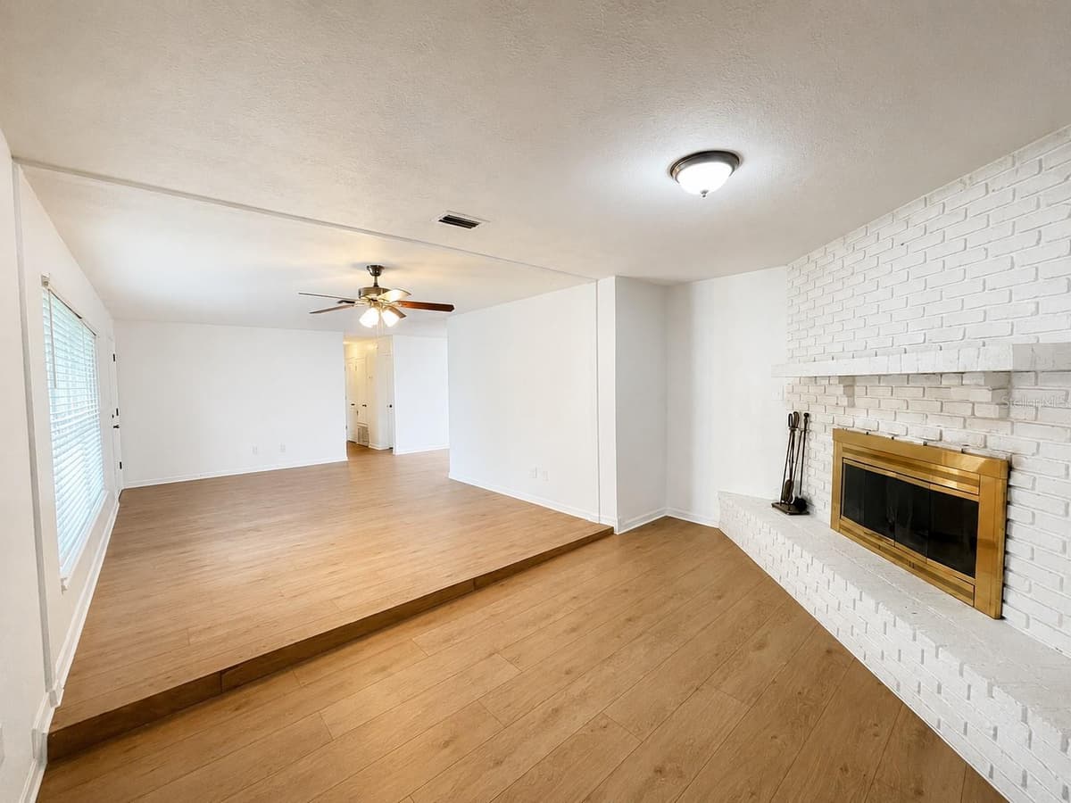 44 CORTEZ AVENUE — photo 3 of 17