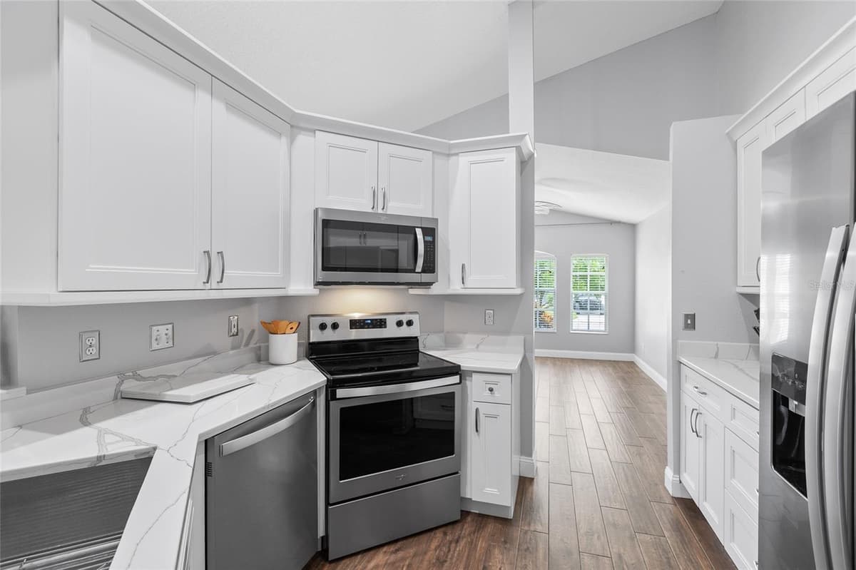 1702 MEADOW OAK LANE — photo 13 of 49