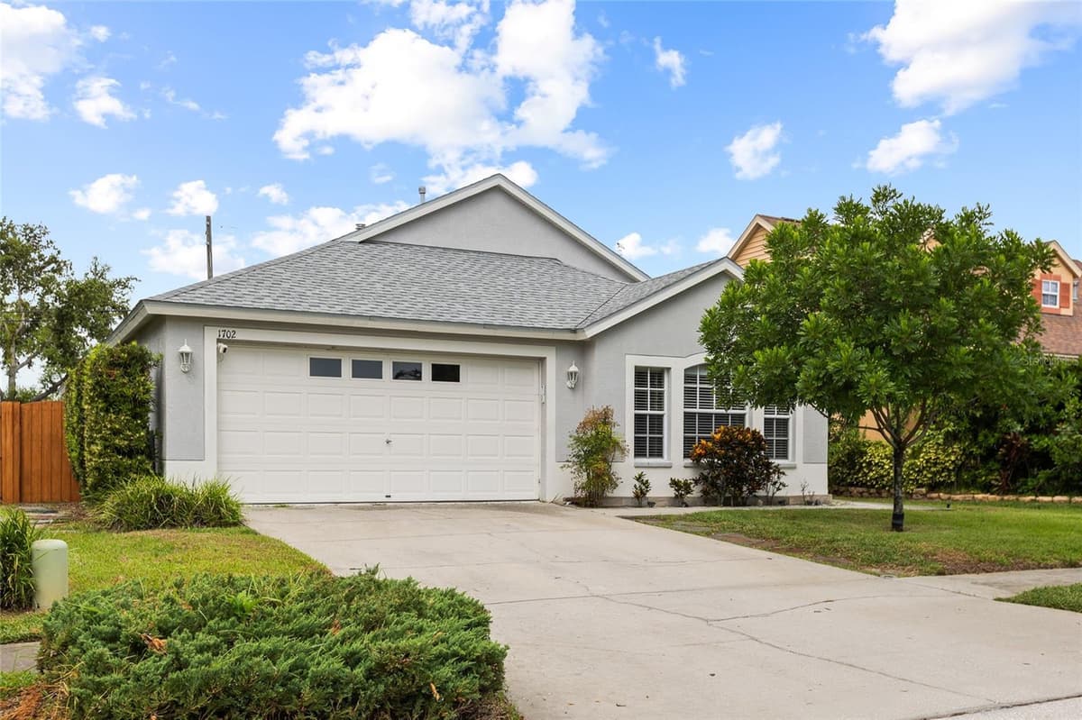 1702 MEADOW OAK LANE — photo 3 of 49