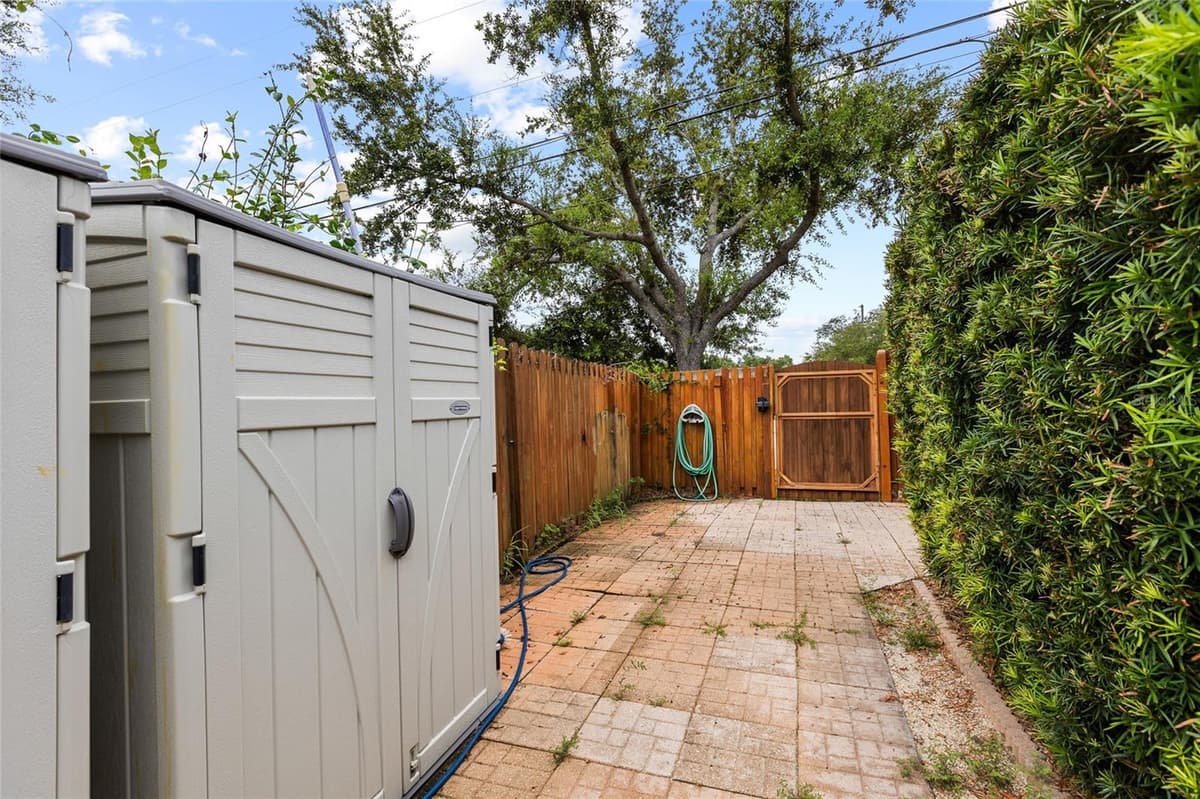 1702 MEADOW OAK LANE — photo 39 of 49