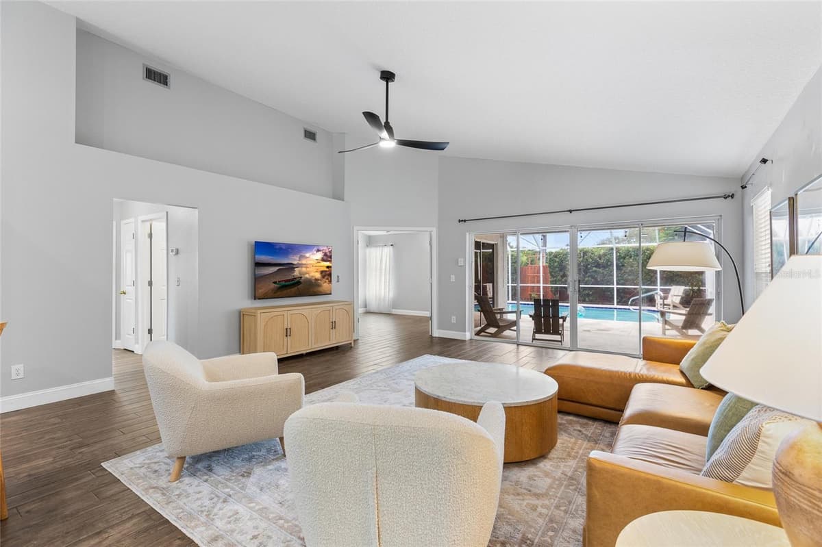 1702 MEADOW OAK LANE — photo 5 of 49
