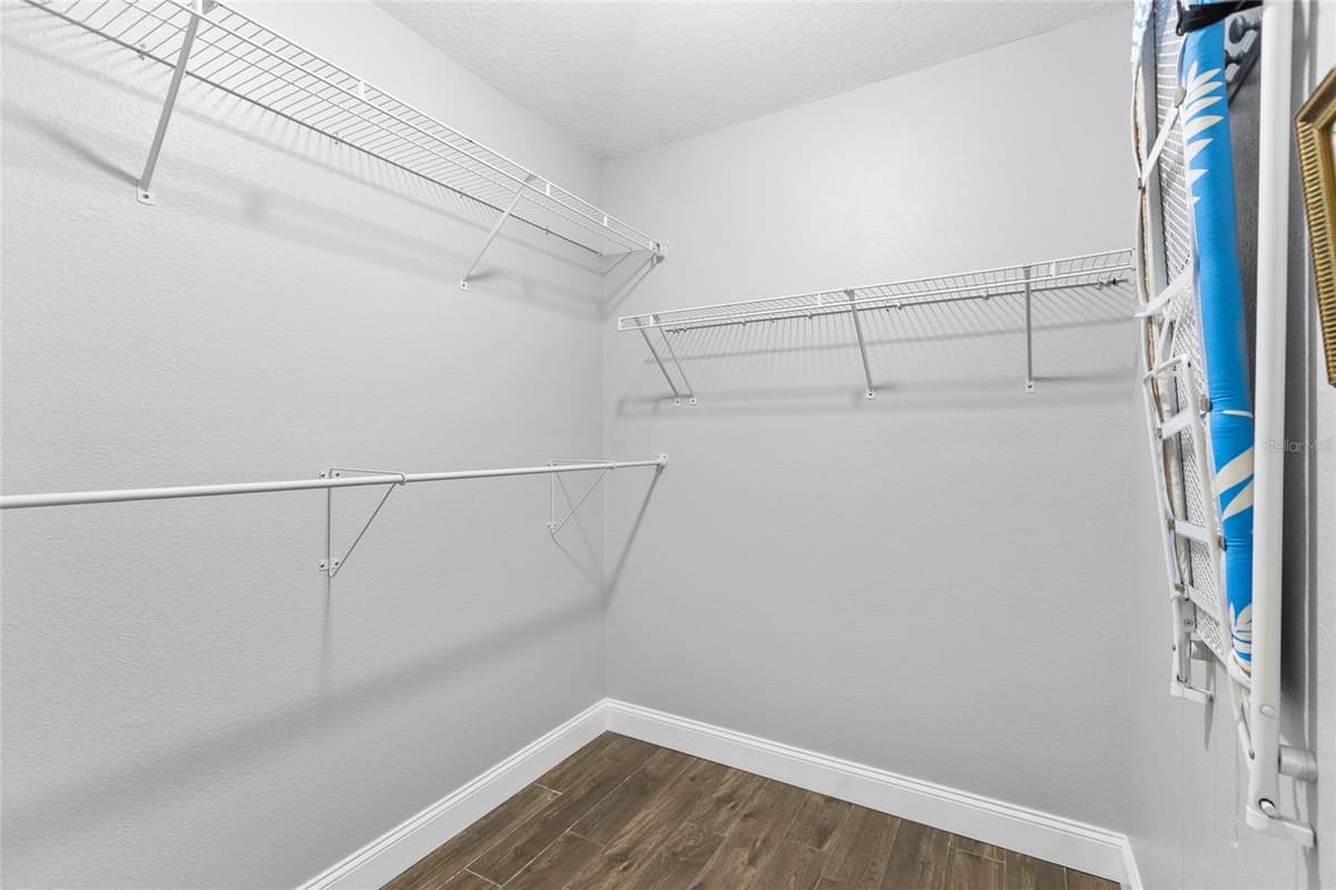 1702 MEADOW OAK LANE — photo 24 of 49