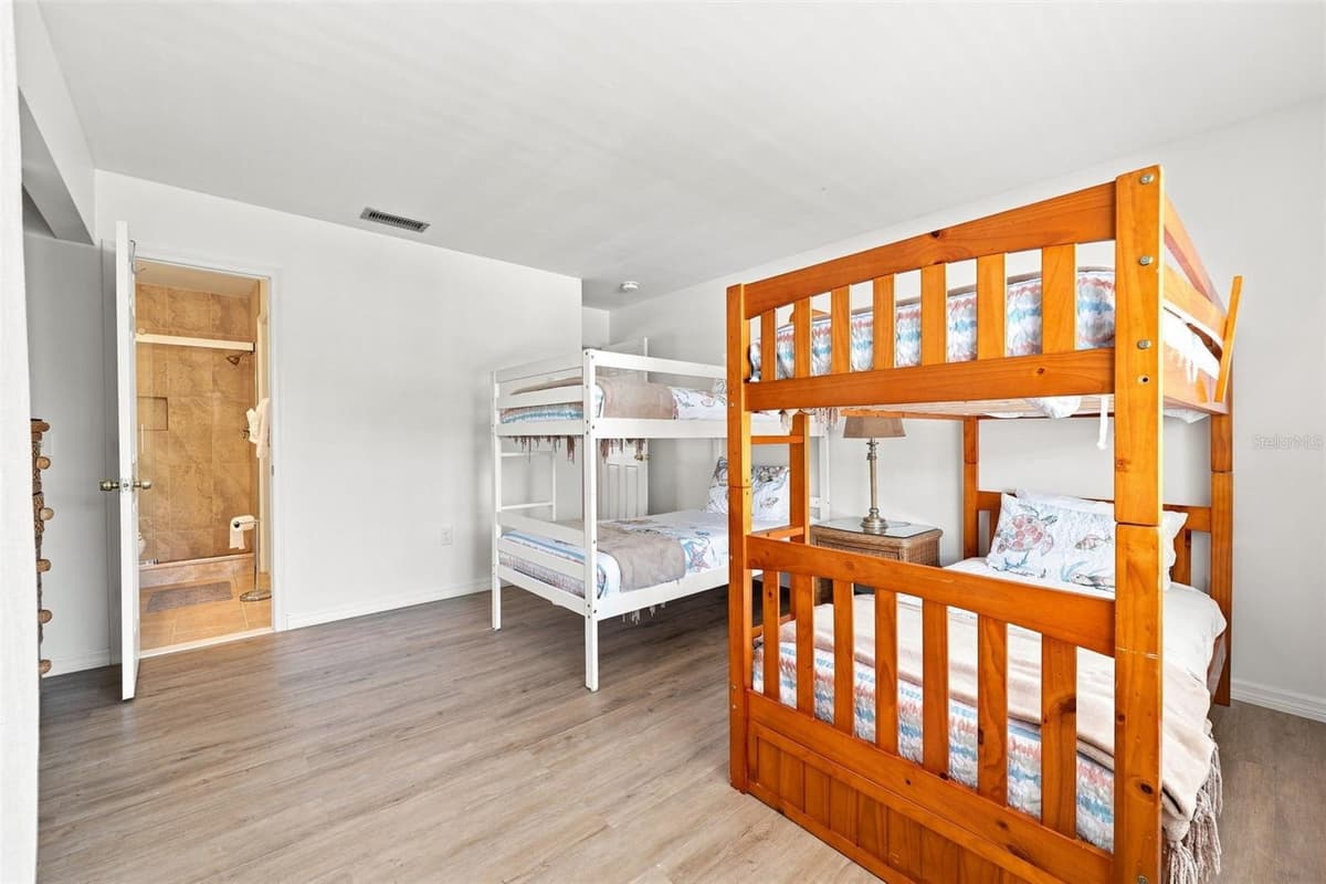 4215 BAY DRIVE — photo 15 of 30