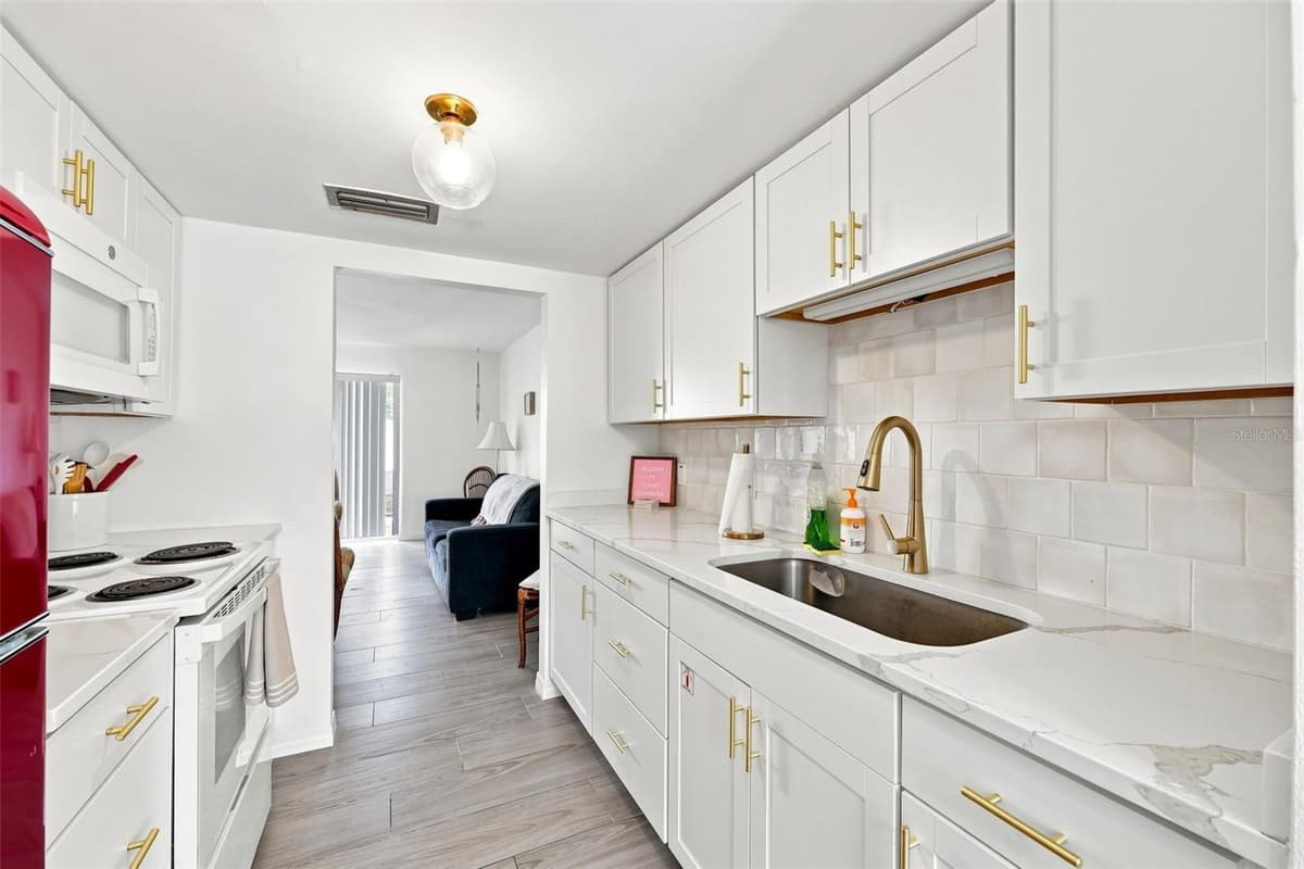 4215 BAY DRIVE — photo 5 of 30