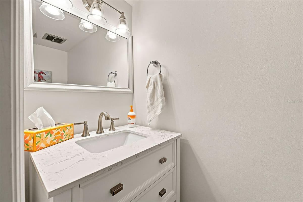 4215 BAY DRIVE — photo 17 of 30