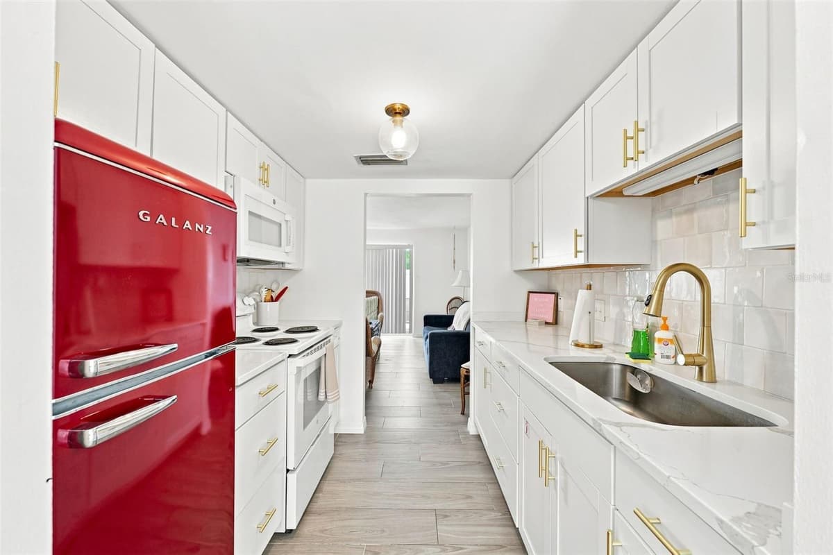 4215 BAY DRIVE — photo 6 of 30