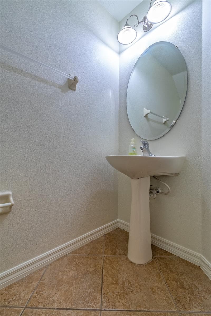3745 COLLINGWOOD LANE — photo 12 of 33