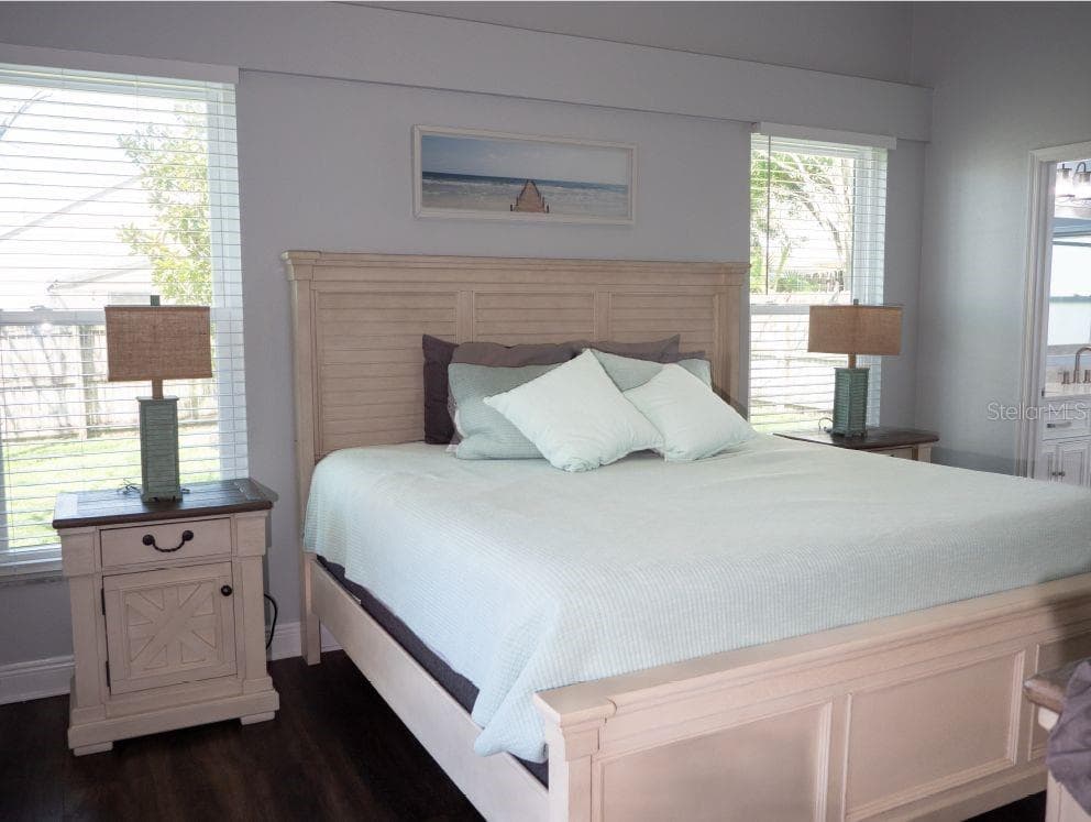 2009 CROSSCREEK COURT — photo 14 of 33