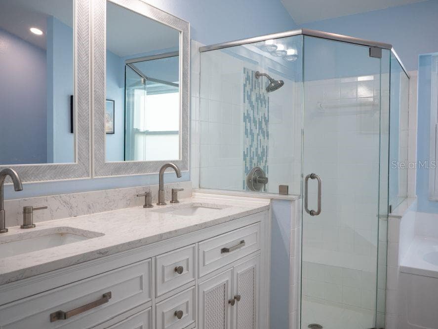 2009 CROSSCREEK COURT — photo 18 of 33