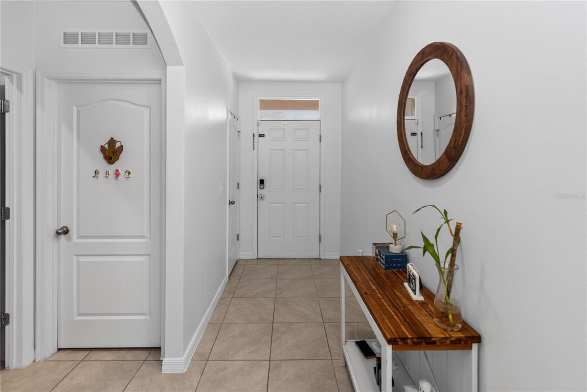 319 CHARLES DRIVE — photo 9 of 29