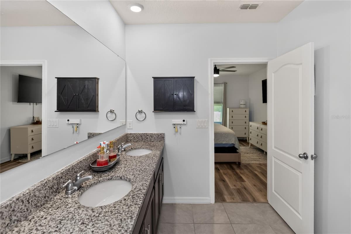 319 CHARLES DRIVE — photo 13 of 29