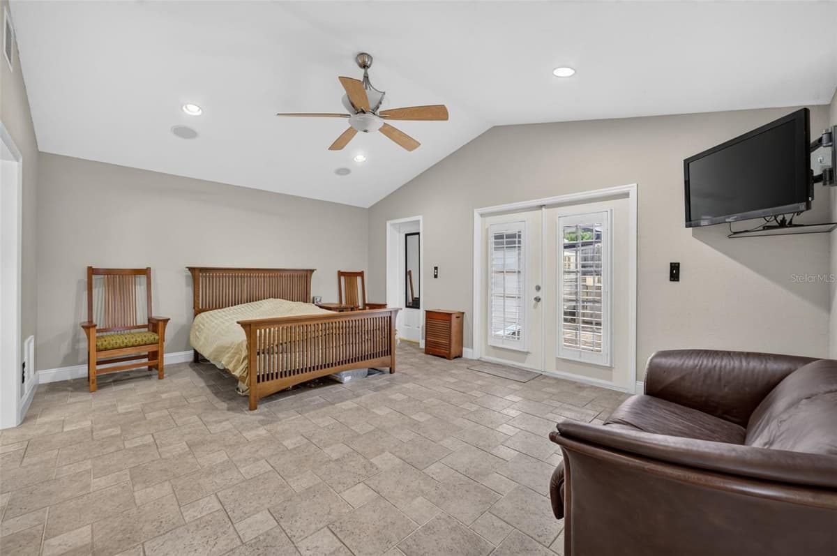 431 ARAPAHO TRAIL — photo 16 of 34