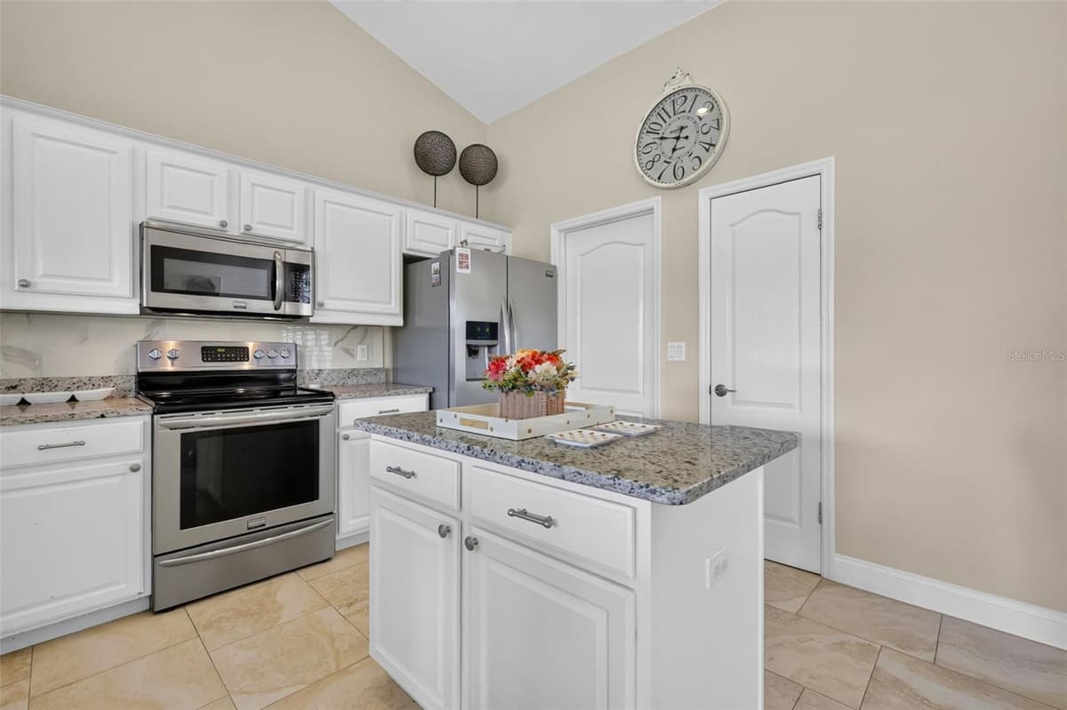 6022 FALCONBRIDGE PLACE — photo 17 of 34