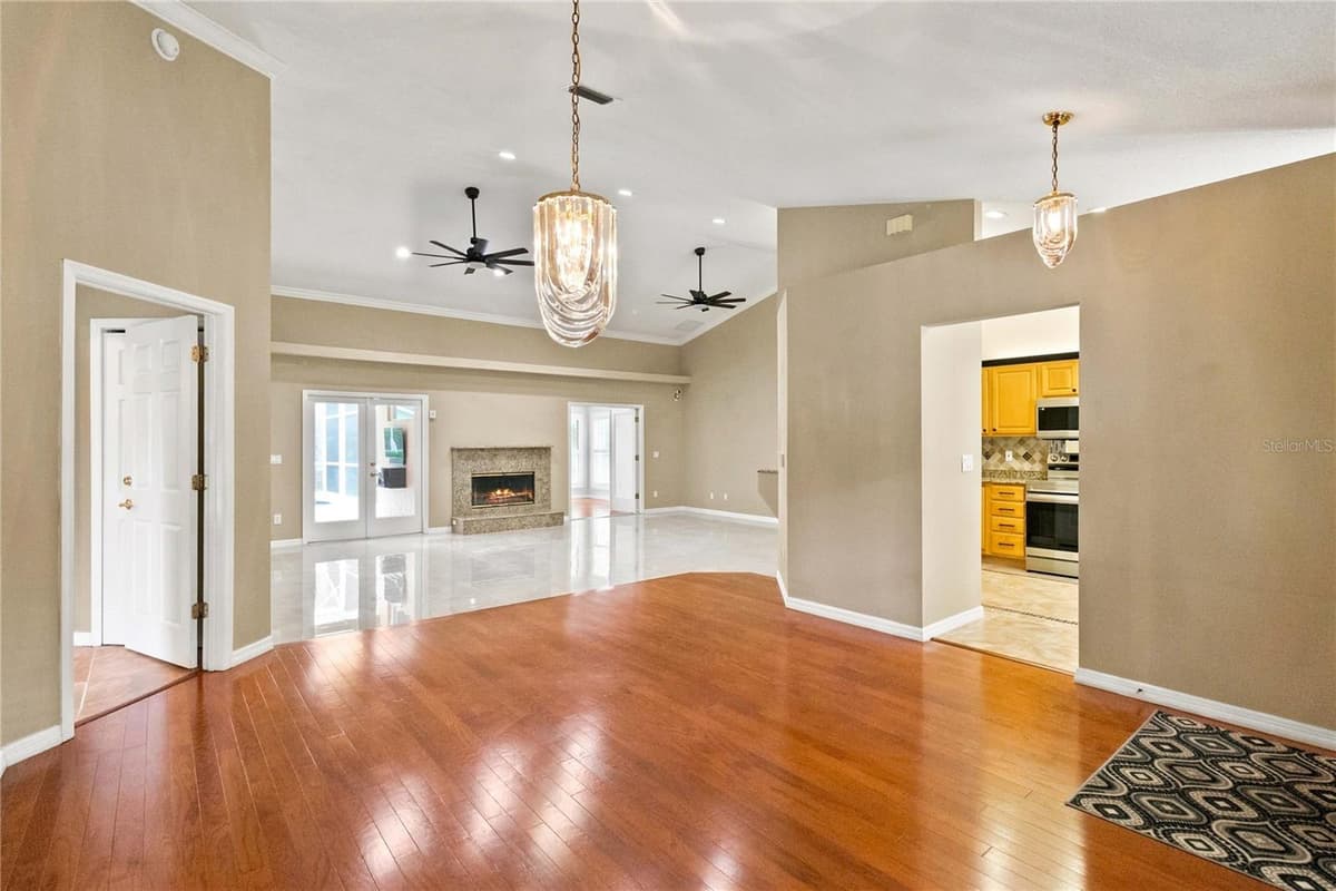 313 RIDGEWOOD STREET — photo 10 of 47