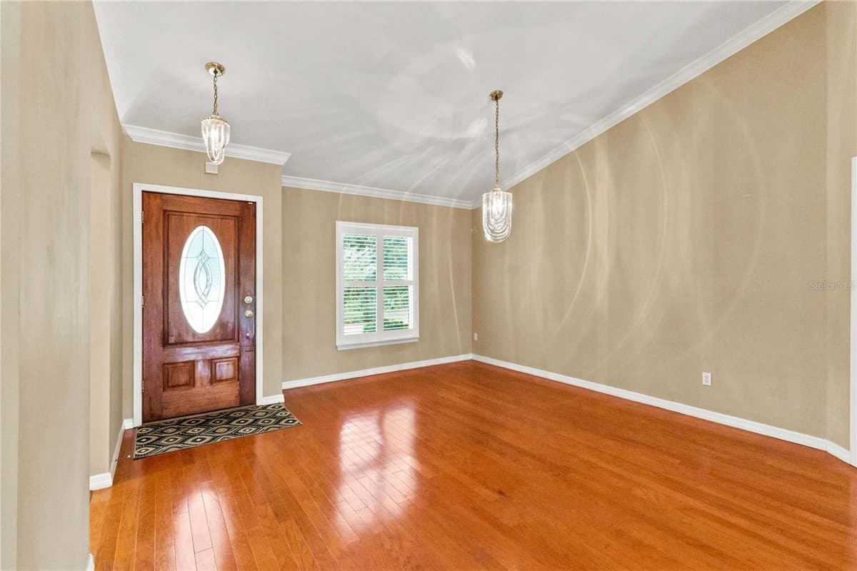 313 RIDGEWOOD STREET — photo 8 of 47