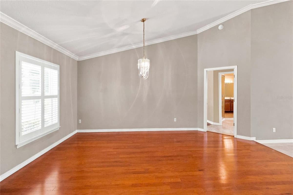 313 RIDGEWOOD STREET — photo 20 of 47
